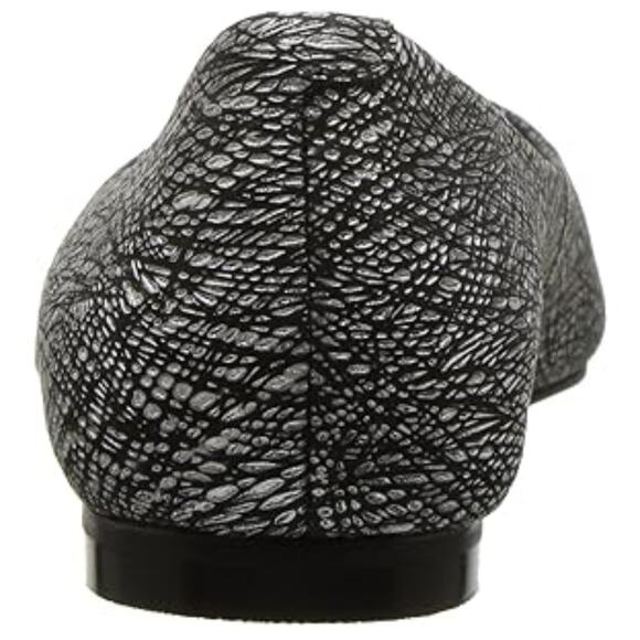 Trotters Women's Estee Ballet Flat, Black/Metallic, Size 7 Womens Slip on Flats - Picture 3 of 5